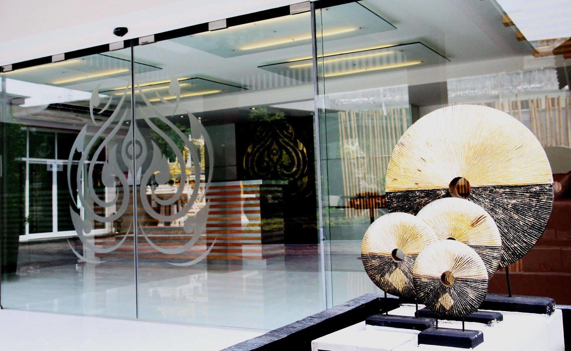 Metro Hotel & Spa Thung Song Exterior photo