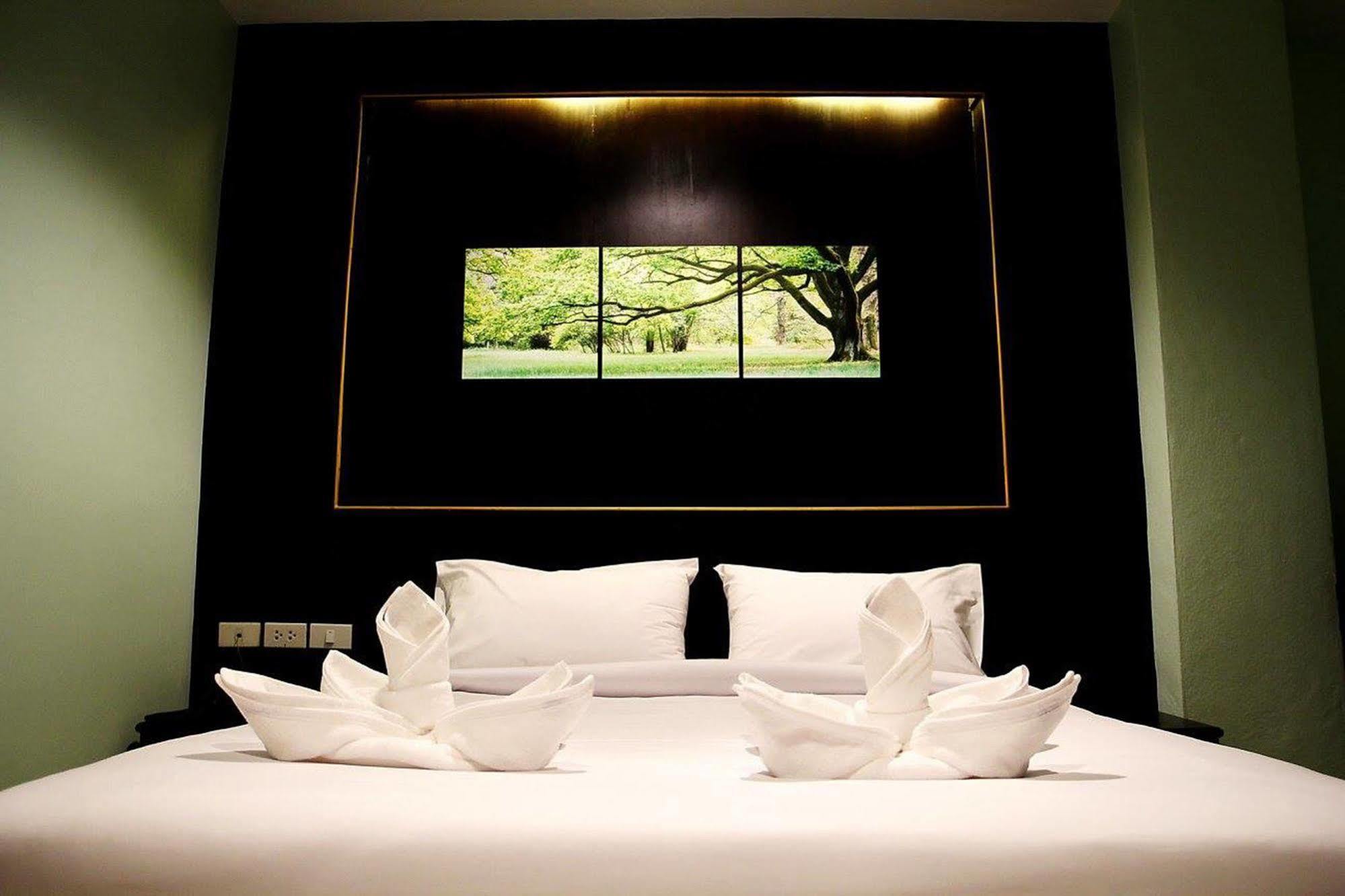 Metro Hotel & Spa Thung Song Exterior photo